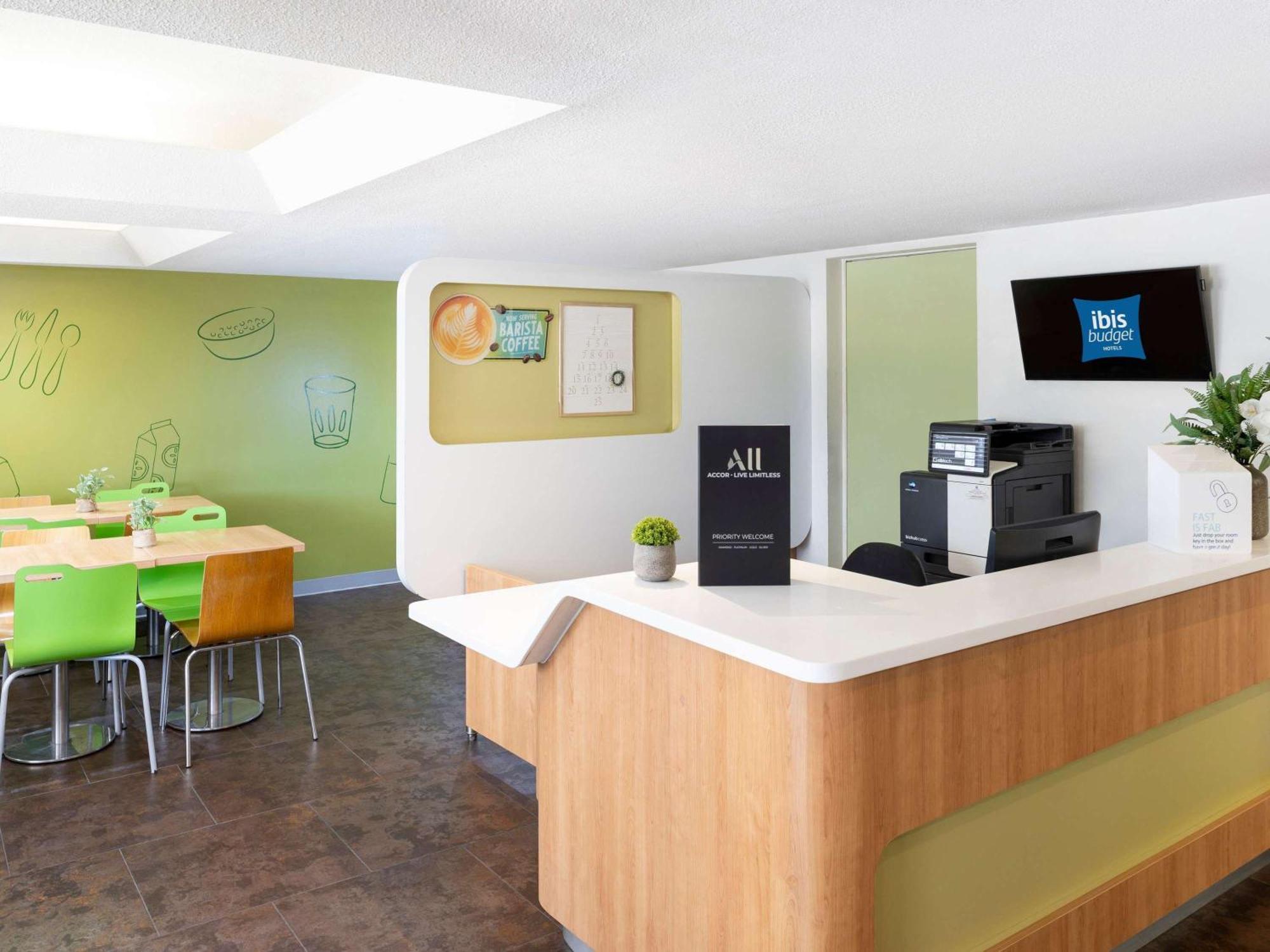 Ibis Budget Canberra Exterior foto